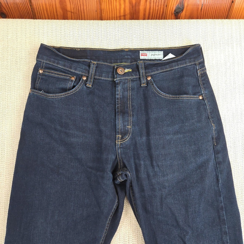 Wrangler Jeans Mens 31x30 Dark Wash Athletic Fit Stretch Denim Straight Leg - Picture 3 of 11